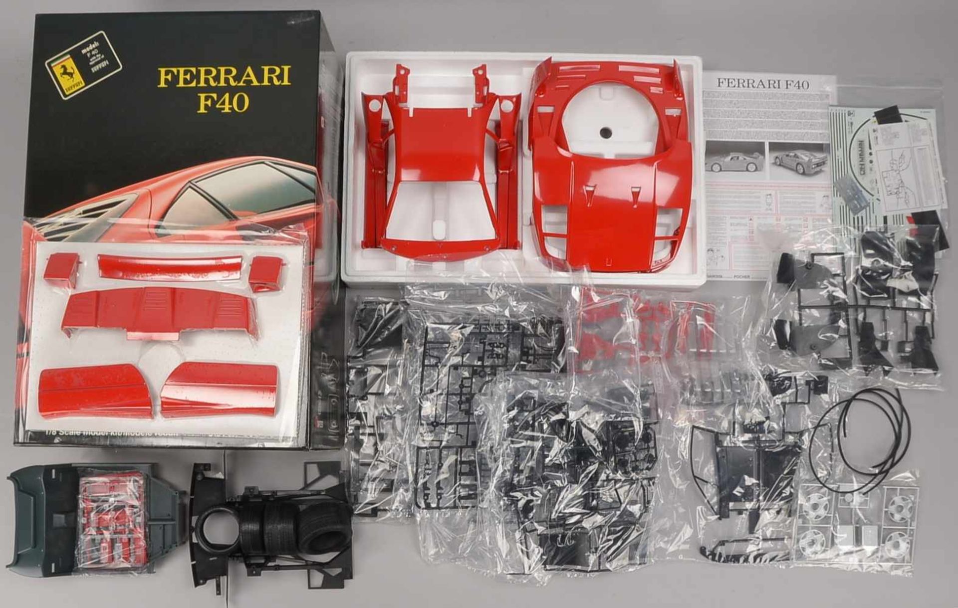 Großes Fahrzeugmodell, Pocher (Rivarossi)/Italien, Ferrari 'F40', Maßstab '1:8', hochwertiges
