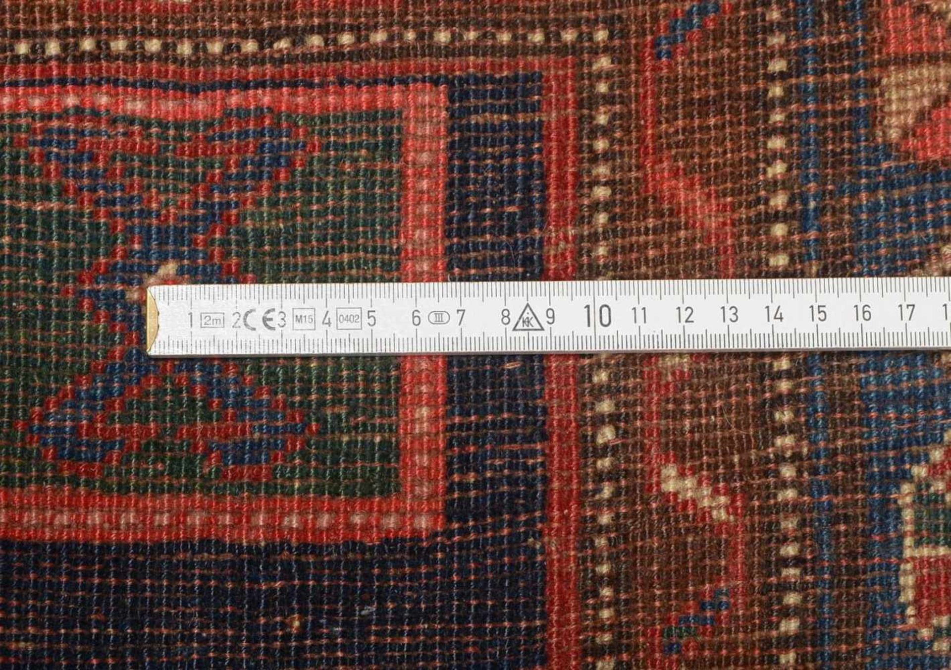 Kazak, Kaukasus, Wolle auf Ziegenhaar, ringsum komplett, Flor in gleichmäßigem Zustand; Maße 231 x - Bild 2 aus 2