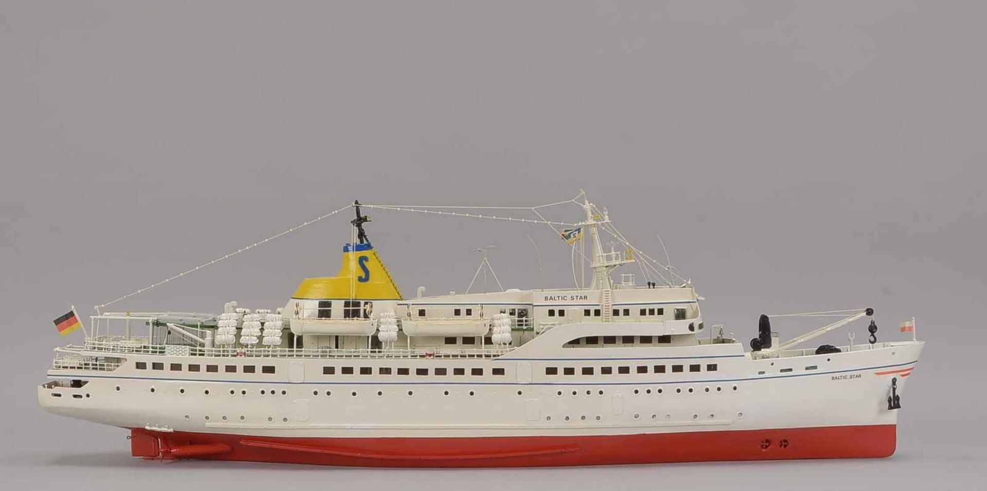 Schiffsmodell, Holz, 'Baltic Star', Maßstab 1:100 (maßstabsgerechter detailreicher Nachbau des