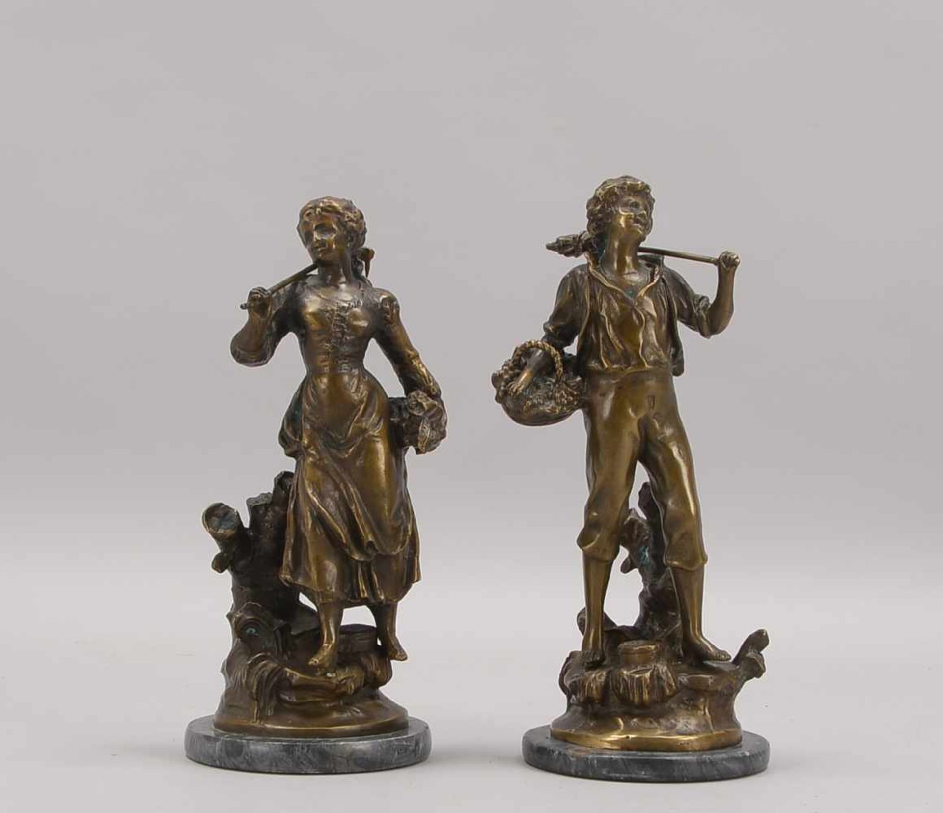 2 Bronzen (nach Moreau - posthumer Nachguss); Höhe 17 cm, und Höhe 29 cm