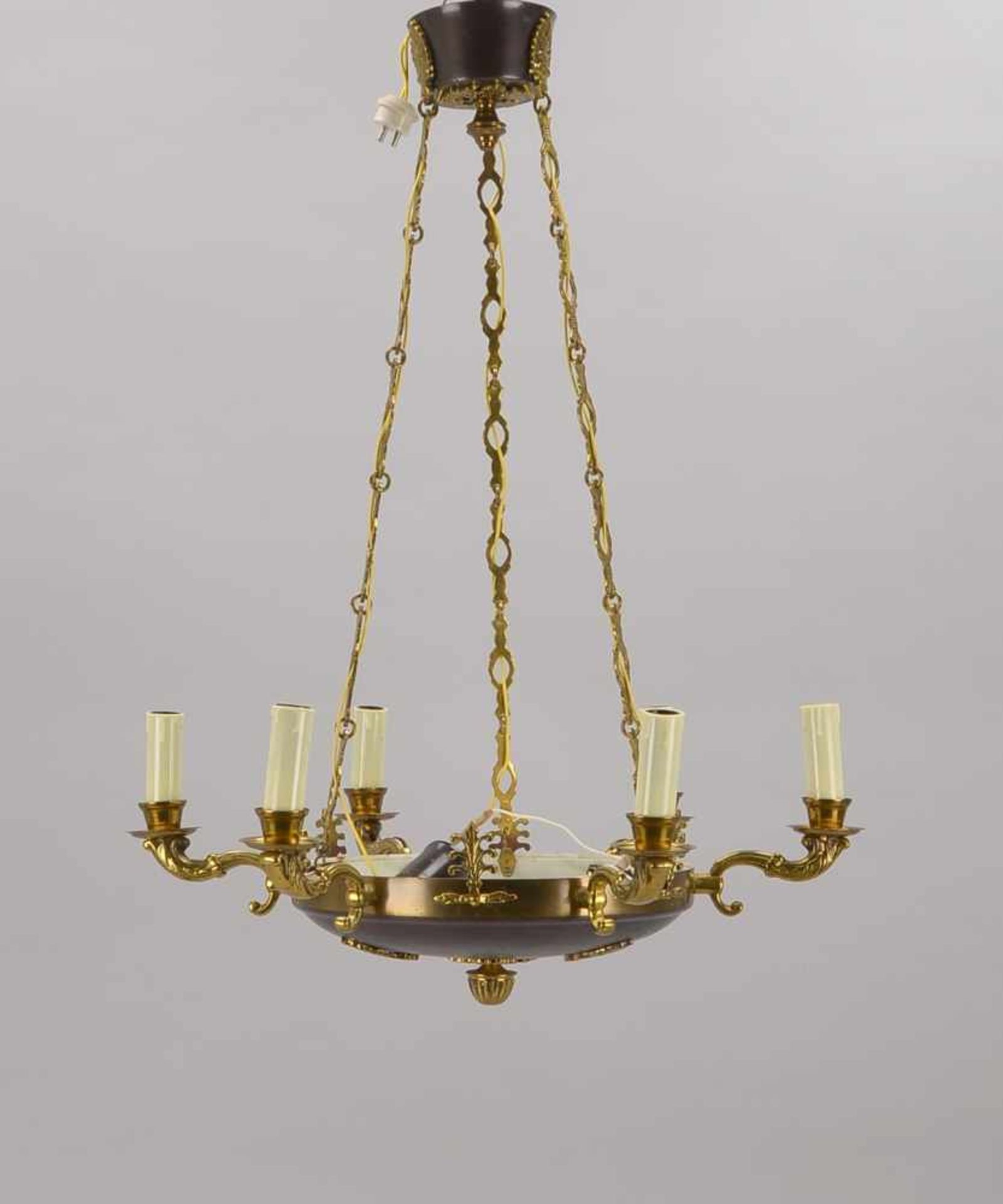 Deckenlampe, Empire-Stil, 7-flammmig und 6-armig; Höhe 65 cm, Durchmesser Ø 55 cm