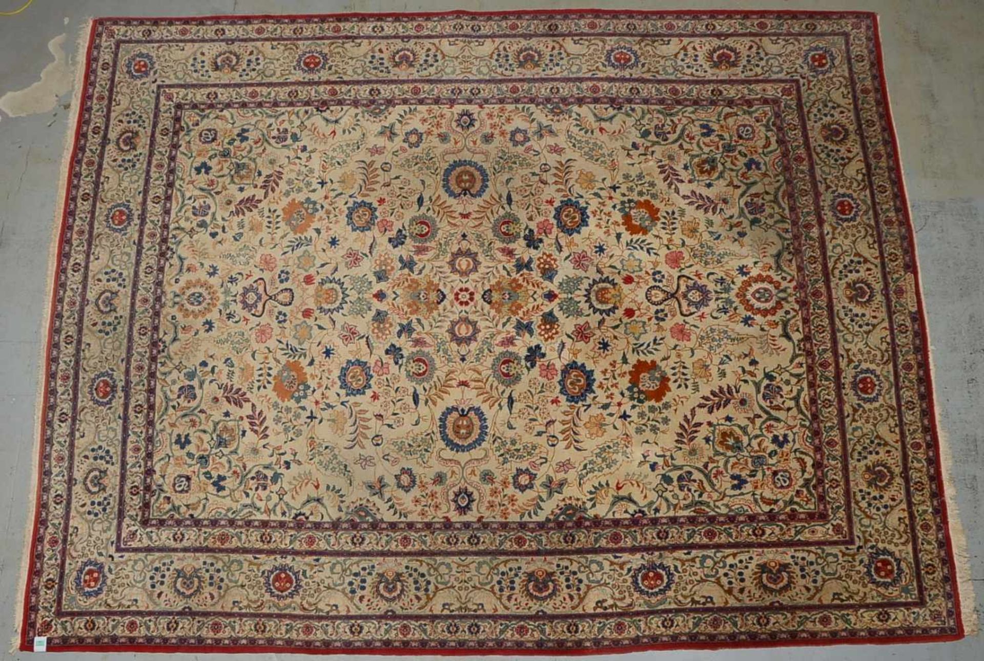 Orientteppich, Keshan (?), hellgrundig, floral durchgemustert, signiert, gleichmäßiger Flor; Maße