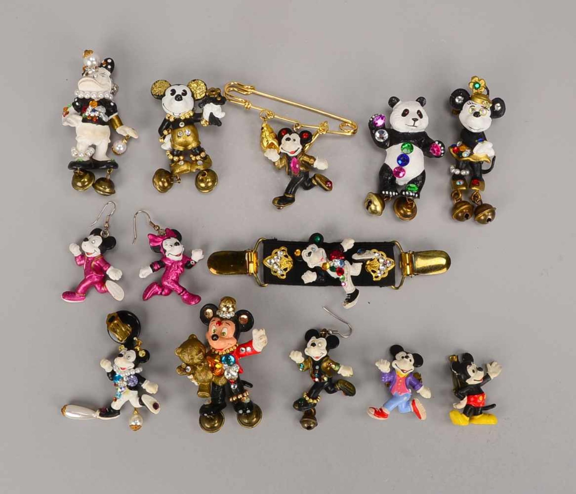 Kleine Figurensammlung, 'Mickey Mouse'/Walt Disney, 12 Stück (davon einzelne Figuren mit