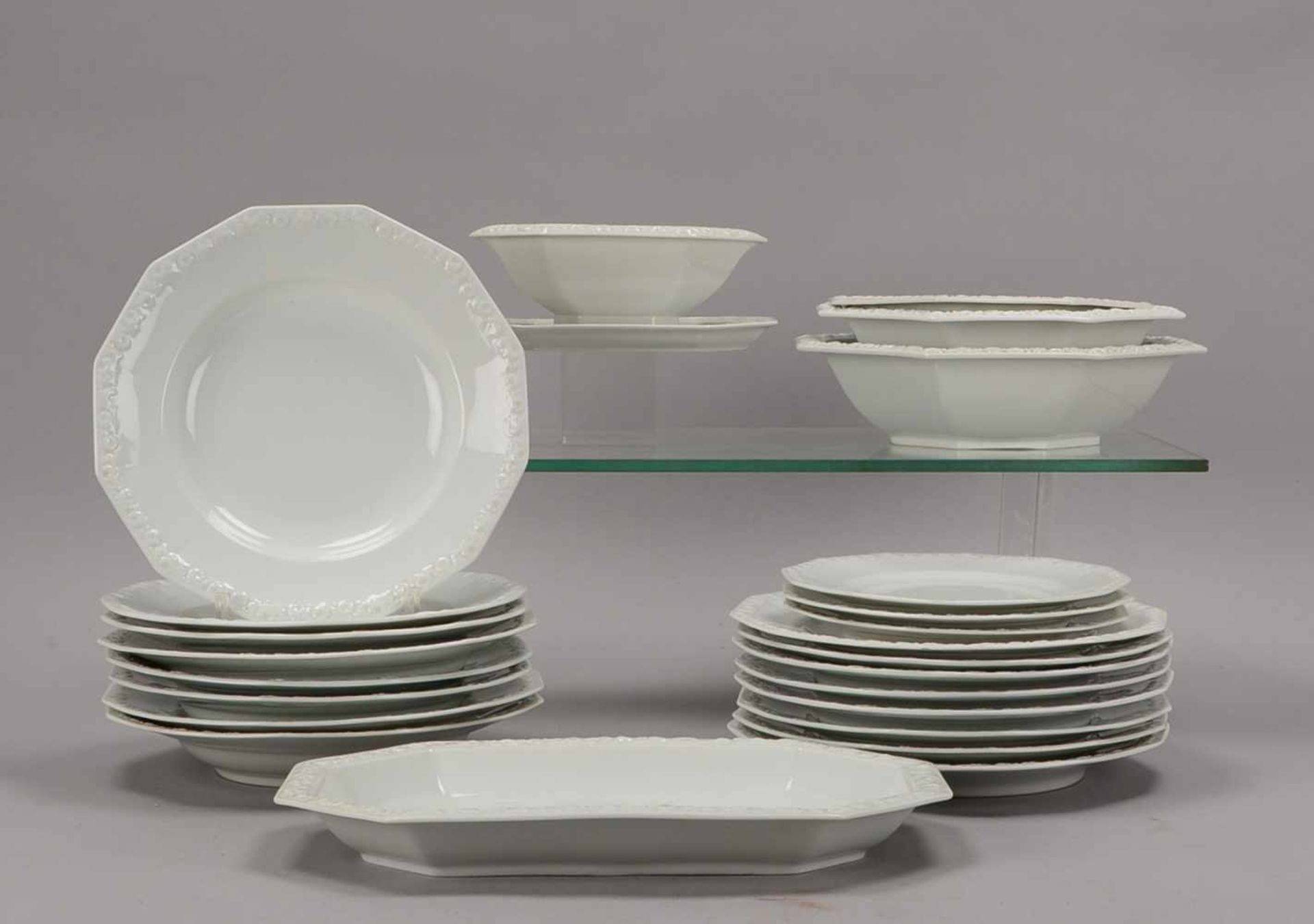 Rosenthal, Speiseservice-Restteile, Dekor 'Maria Weiß', umfassend: 8x Suppenteller und 8x