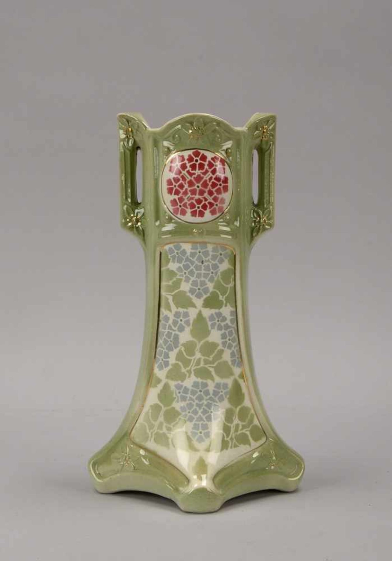 K & G Lunéville/France, Jugendstil-Vase, Keramik, mit Unterglasur-Spritzdekor, mit 2x seitlichen