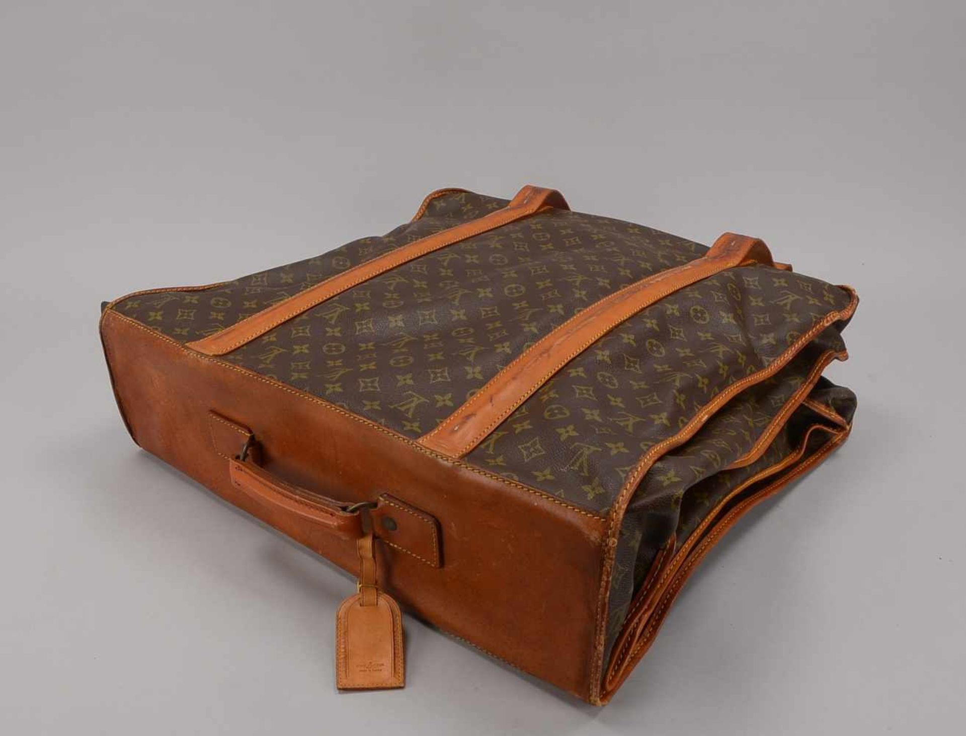 Reise-Kleidersack/Anzugsack, Louis Vuitton, innen mit Aufhängevorrichtung/mit 4x Kleiderbügeln, dazu