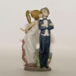 LLADRO FIGURINE LET`S MAKE UP