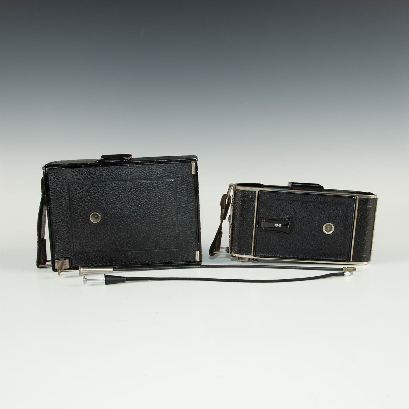 PAIR OF VINTAGE GERMAN VOIGTLANDER FILM CAMERAS - Image 12 of 12