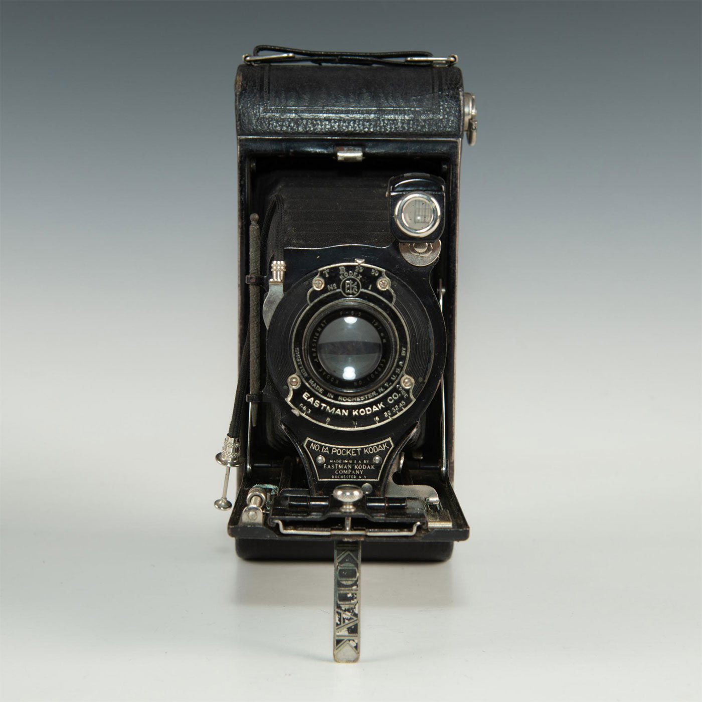 GROUP OF FIVE ANTIQUE KODAK FOLDING FILM CAMERAS - Image 5 of 16