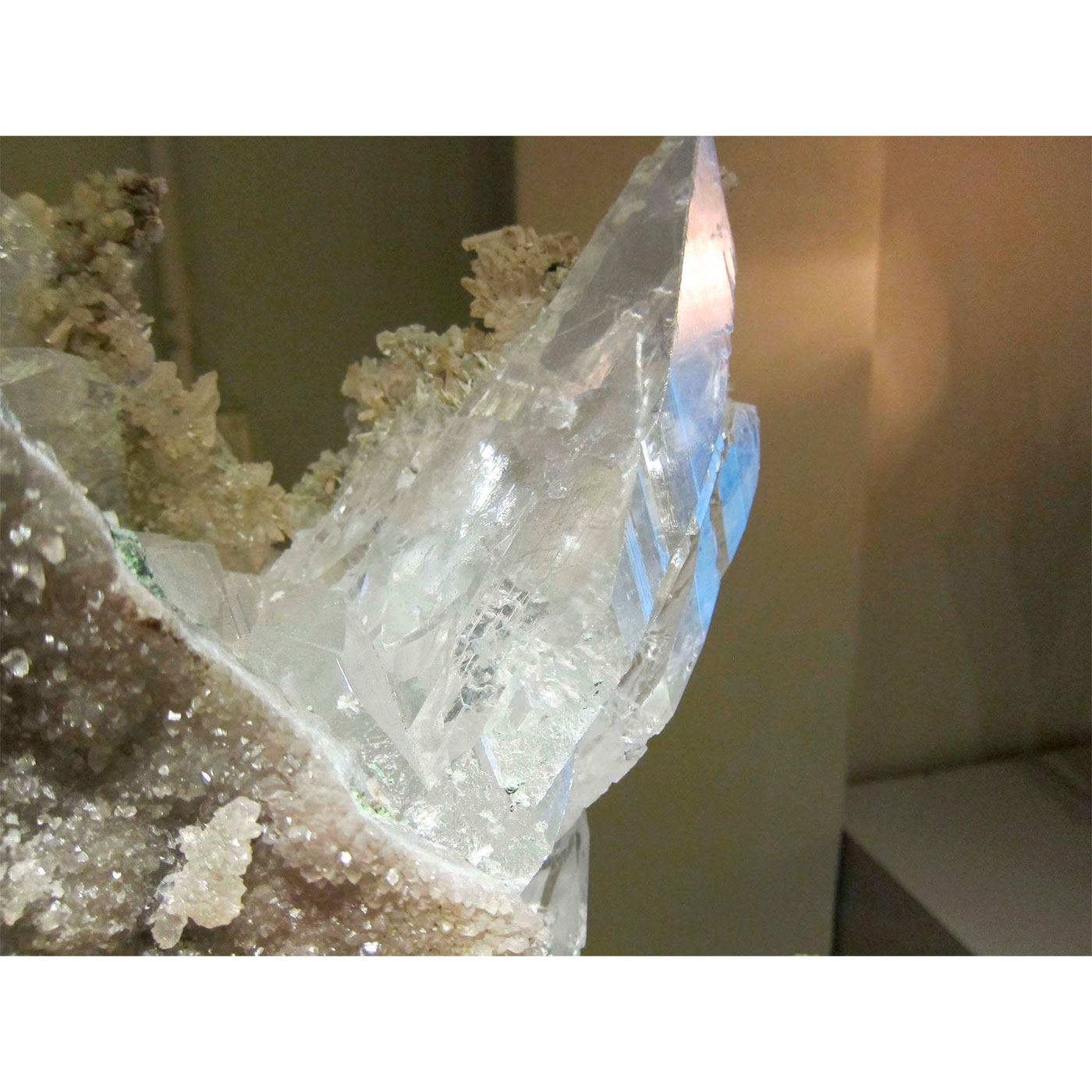 LARGE SELENITE CRYSTAL MATRIX - Image 9 of 11