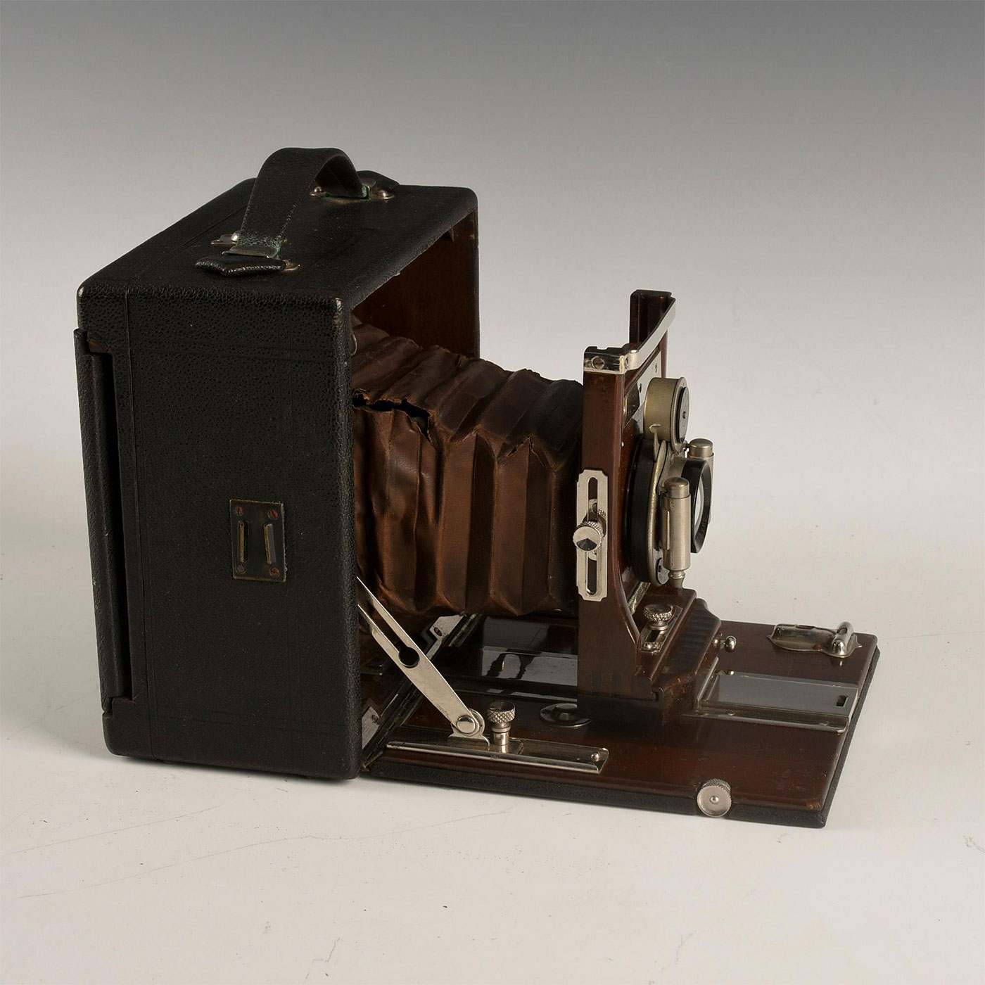 PAIR OF ANTIQUE KODAK FOLDING CAMERAS - Image 9 of 10