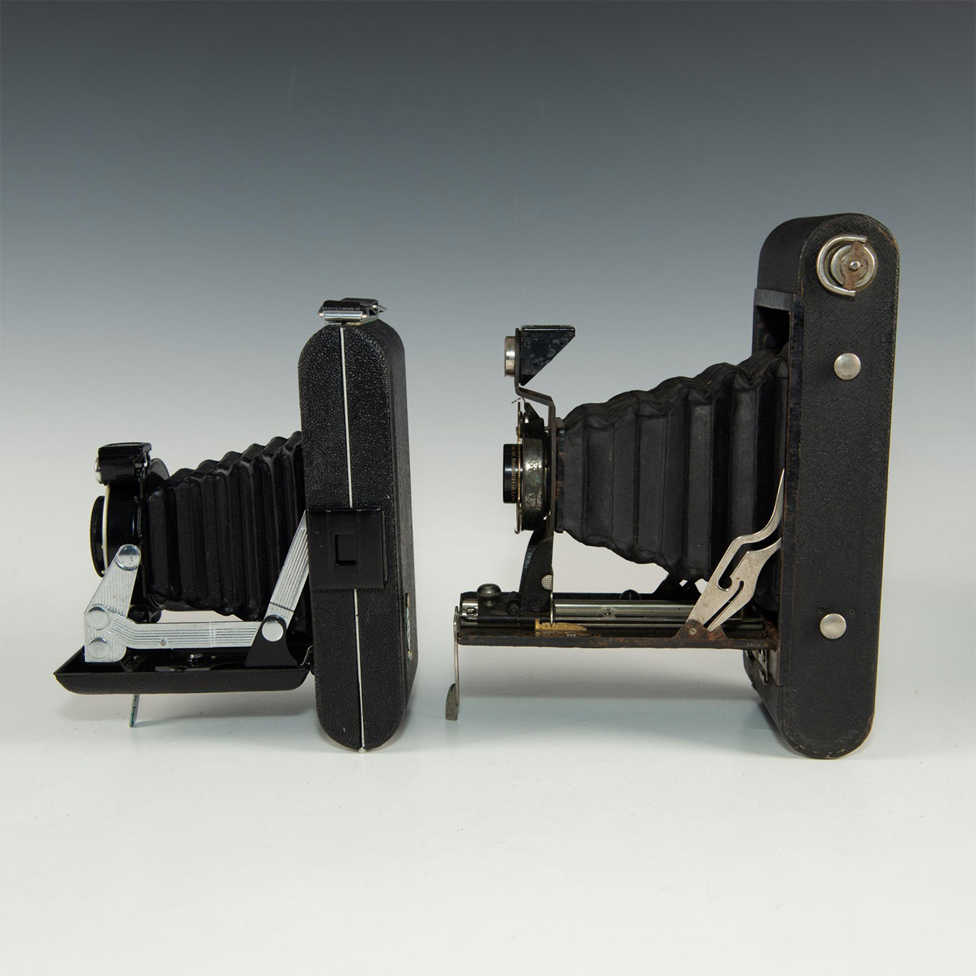 GROUP OF FIVE ANTIQUE KODAK FOLDING FILM CAMERAS - Image 13 of 16