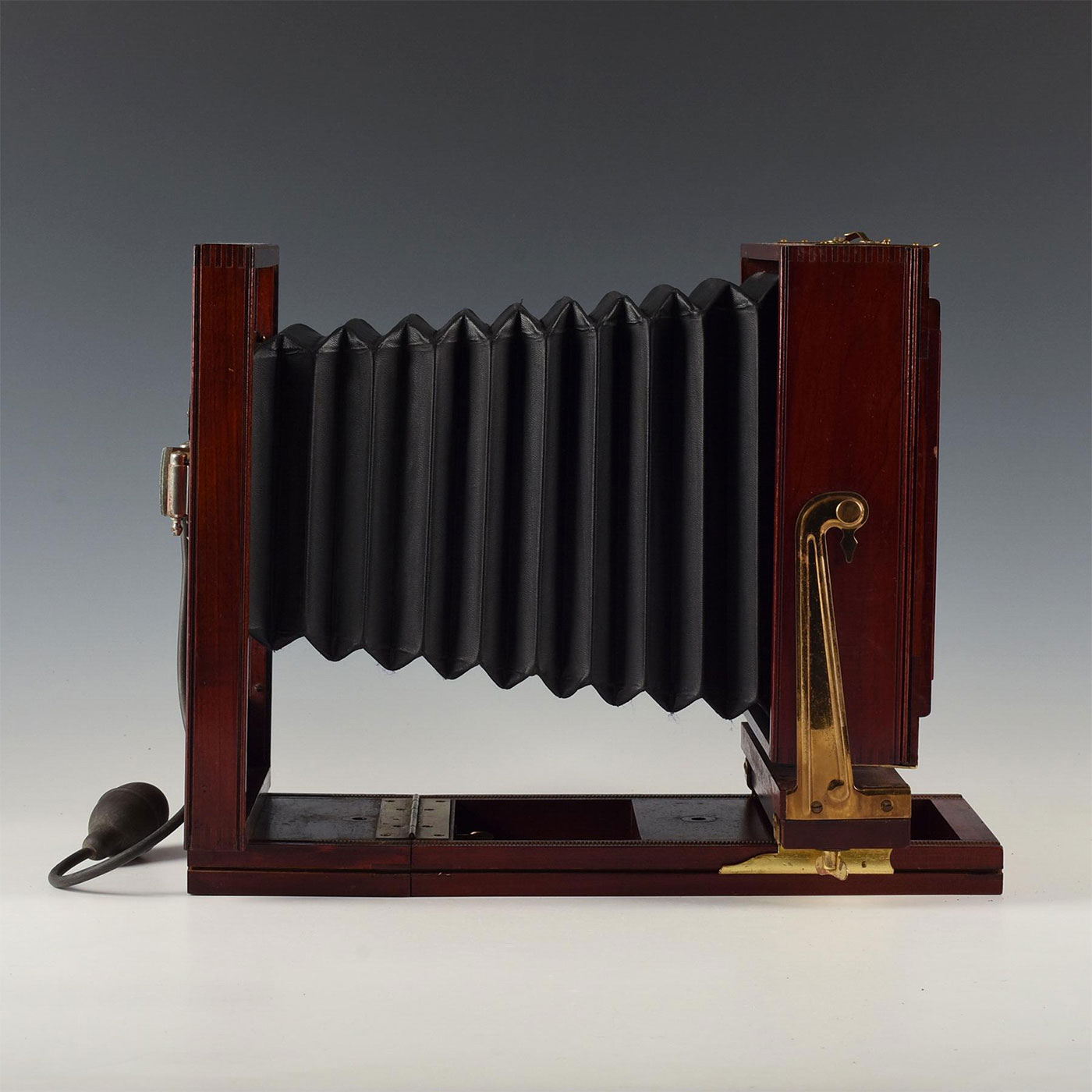 EARLY 20TH C. SENECA PLATE BELLOWS CAMERA - Image 3 of 9