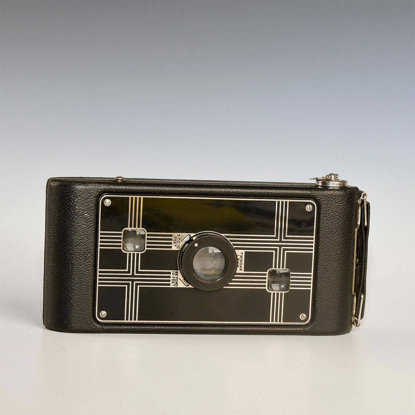 2 KODAK FORWARD FOLDING CAMERAS, 1 16MM ENLARGER - Image 6 of 6