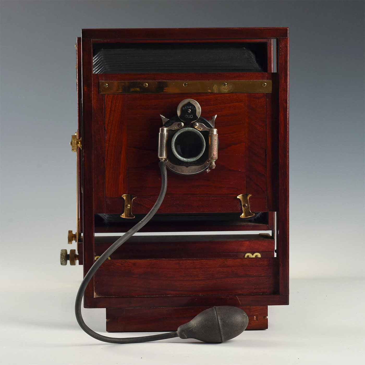 EARLY 20TH C. SENECA PLATE BELLOWS CAMERA - Image 2 of 9