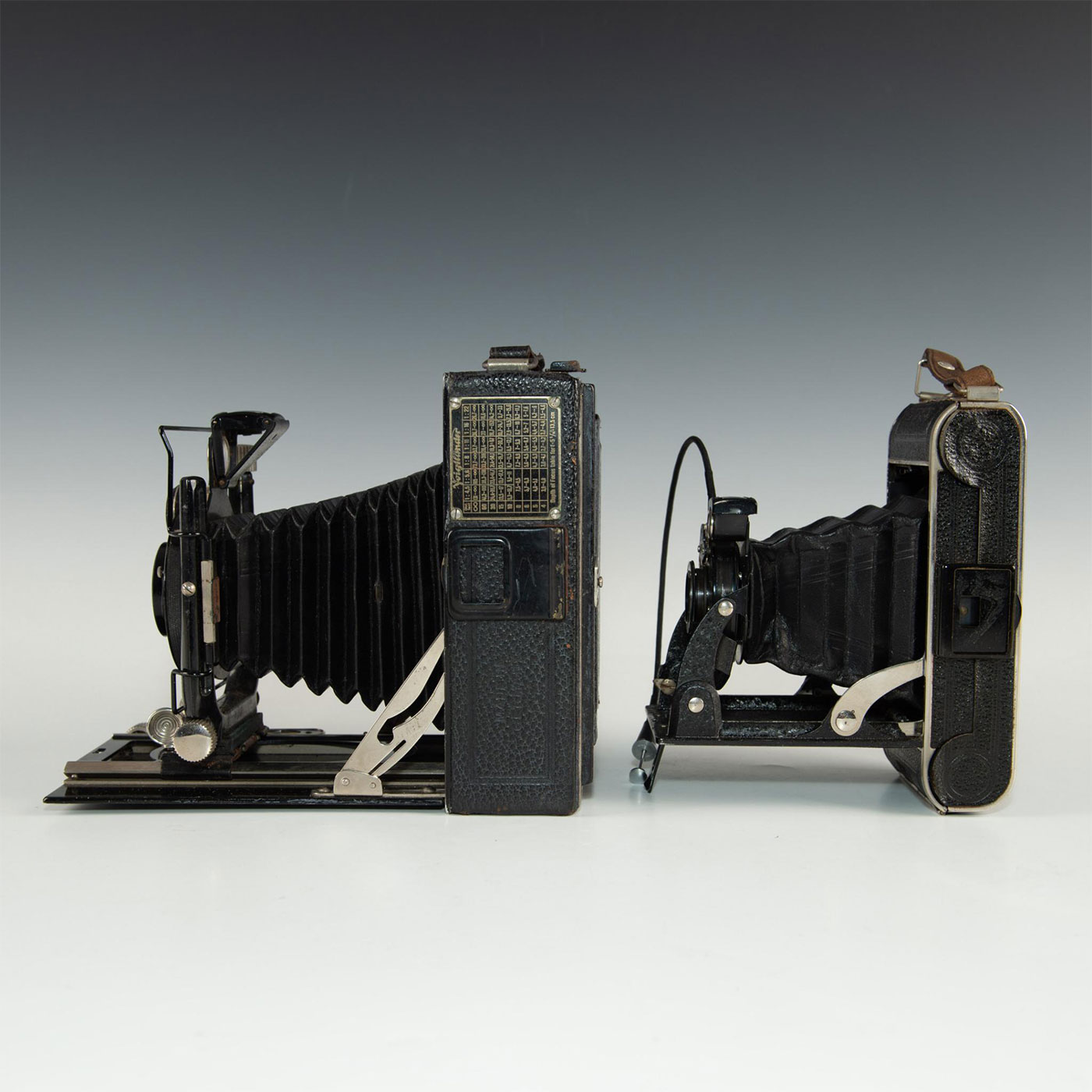 PAIR OF VINTAGE GERMAN VOIGTLANDER FILM CAMERAS - Image 6 of 12