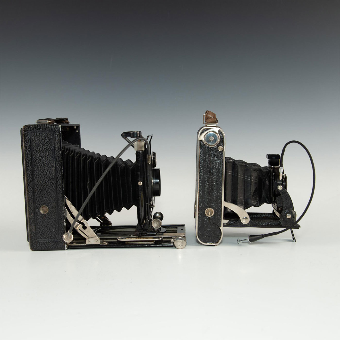 PAIR OF VINTAGE GERMAN VOIGTLANDER FILM CAMERAS - Image 10 of 12