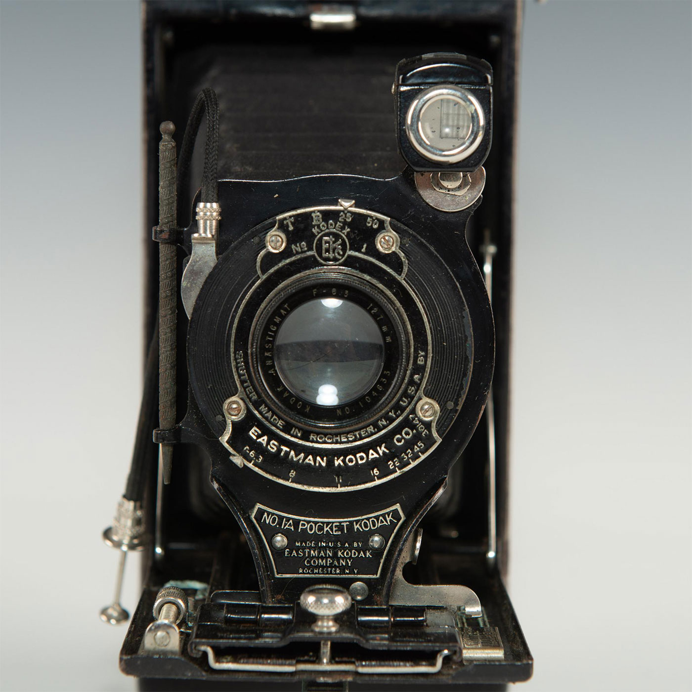 GROUP OF FIVE ANTIQUE KODAK FOLDING FILM CAMERAS - Image 6 of 16