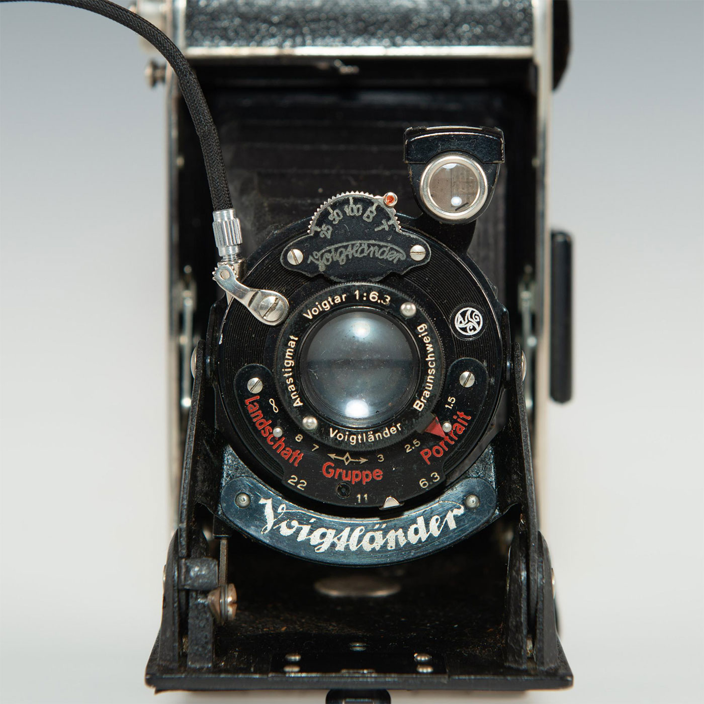 PAIR OF VINTAGE GERMAN VOIGTLANDER FILM CAMERAS - Image 5 of 12