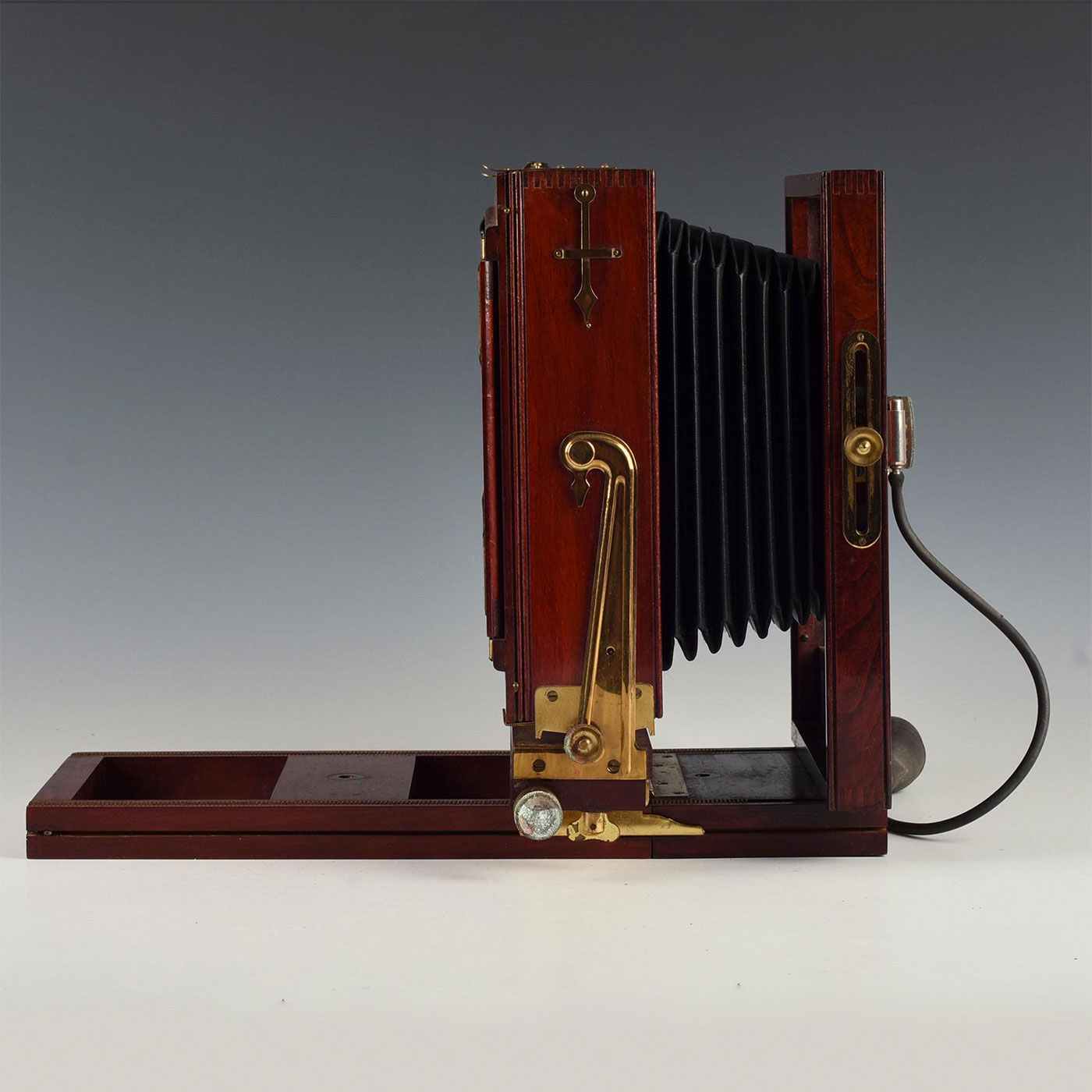 EARLY 20TH C. SENECA PLATE BELLOWS CAMERA - Image 6 of 9