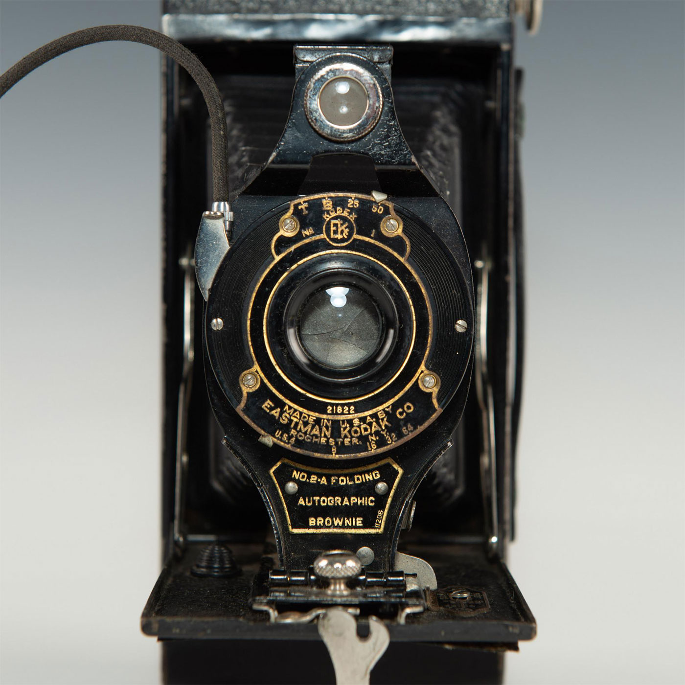 VINTAGE KODAK NO. 2A AUTOGRAPHIC BROWNIE FOLDING CAMERA - Image 2 of 7