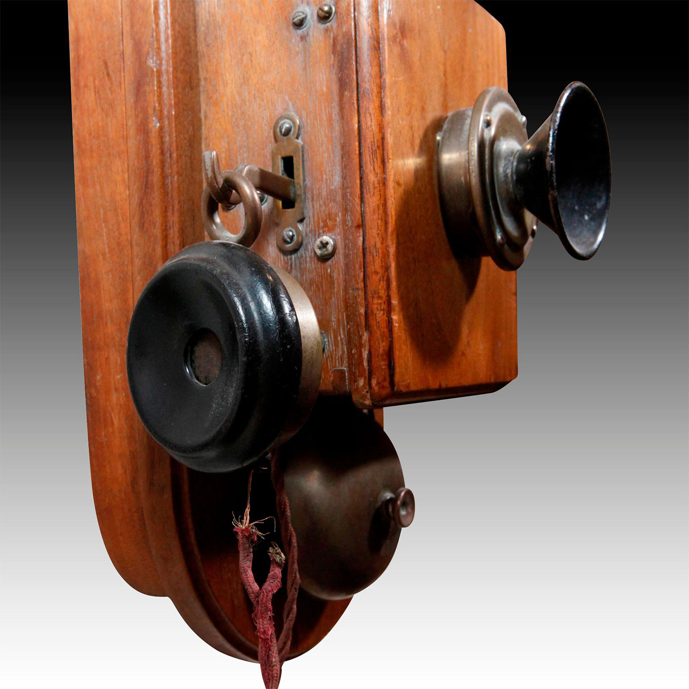 ANTIQUE OAK WALL MOUNTED 5 SWITCH DIAL INTERCOM - Image 2 of 12