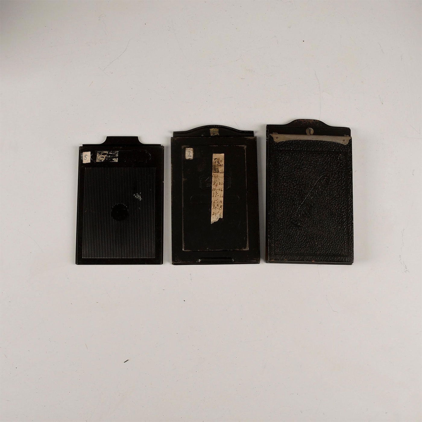 VOIGTLANDER CAMERA, 2 PLATE HOLDERS, 1 SHEET PACK - Image 2 of 8