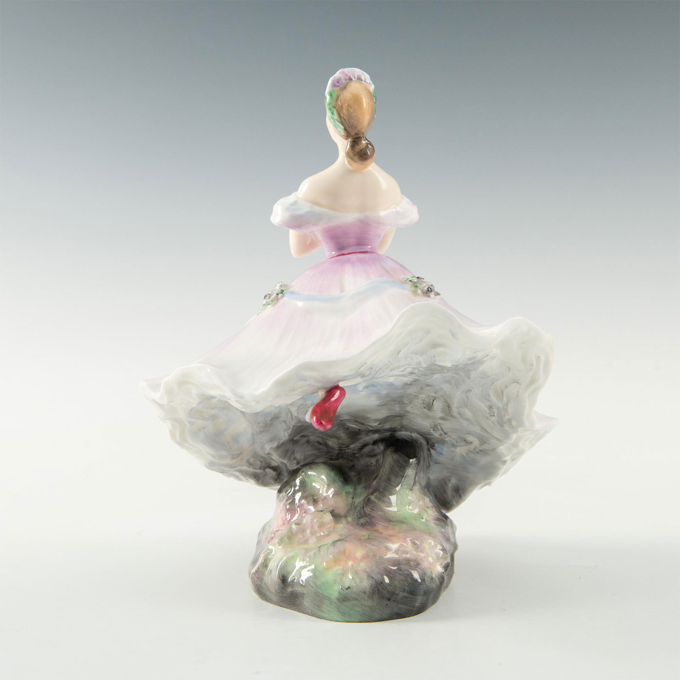 ROYAL DOULTON 1952 FIGURINE, THE BALLERINA HN2116 - Image 3 of 6