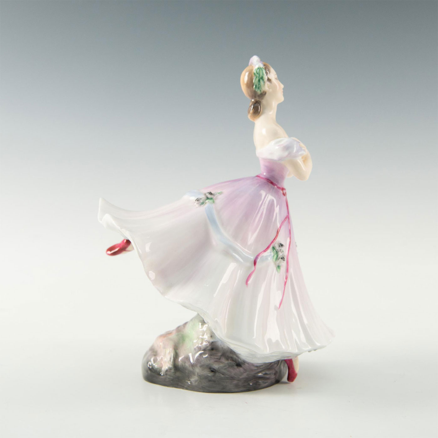 ROYAL DOULTON 1952 FIGURINE, THE BALLERINA HN2116 - Image 4 of 6