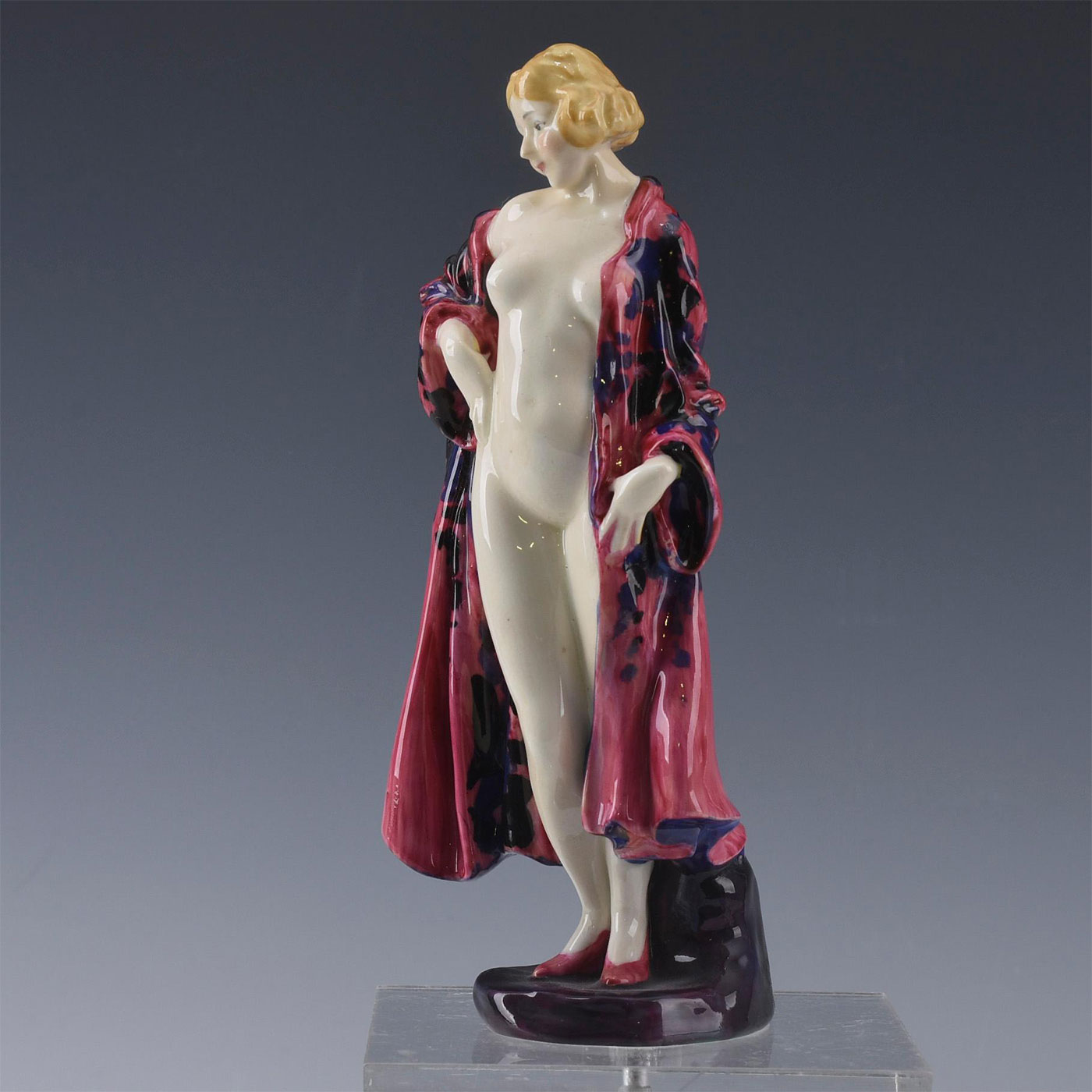 ROYAL DOULTON FIGURINE, THE BATHER HN772 - Image 2 of 5
