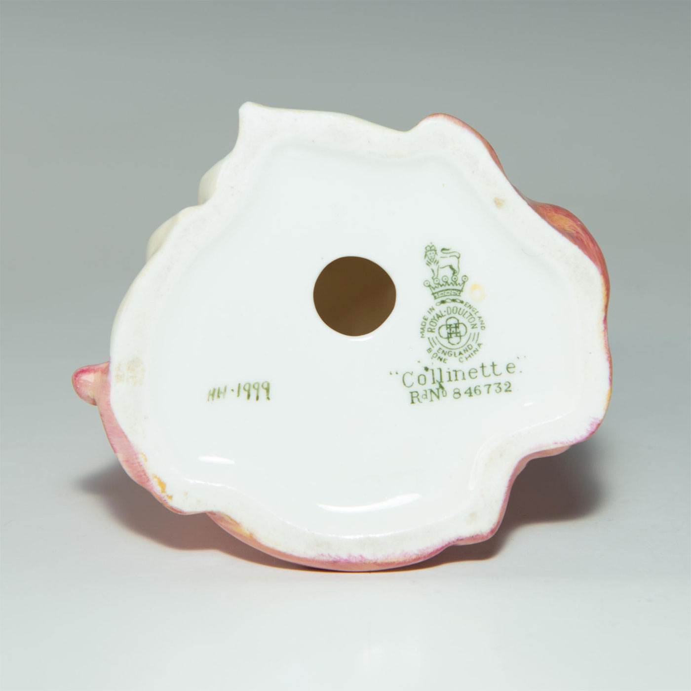 ROYAL DOULTON FIGURINE, COLLINETTE HN1999 - Image 5 of 5