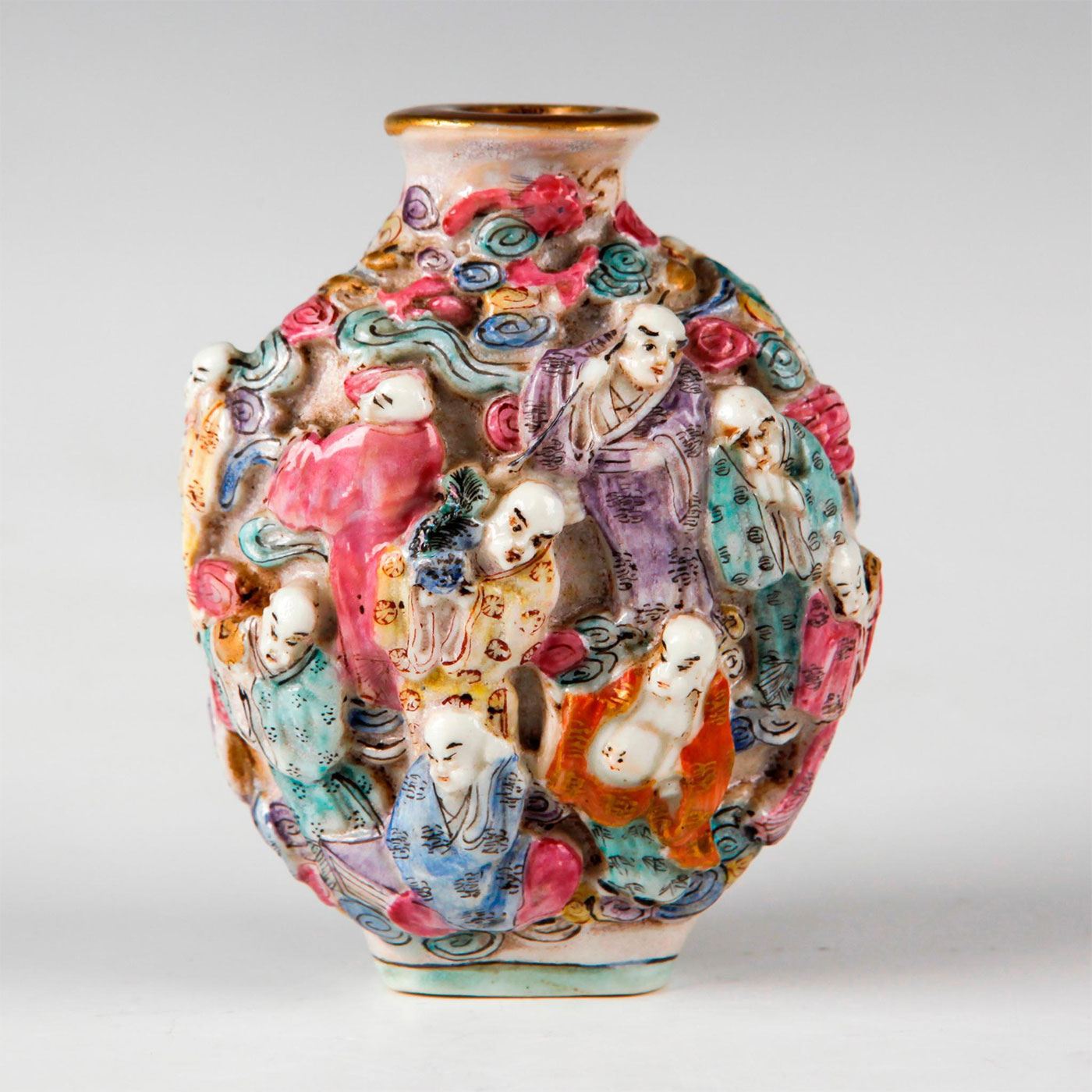 CHINESE FAMILLE ROSE IMMORTAL ARHATS SNUFF BOTTLE - Image 3 of 5