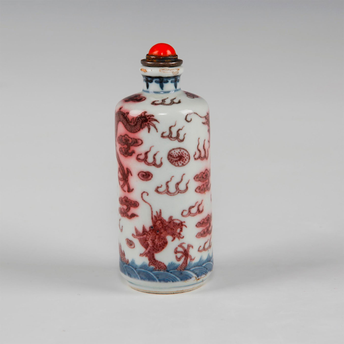 CHINESE QING DYNASTY FIVE CLAWED DRAGON SNUFF BOTTLE - Image 2 of 4
