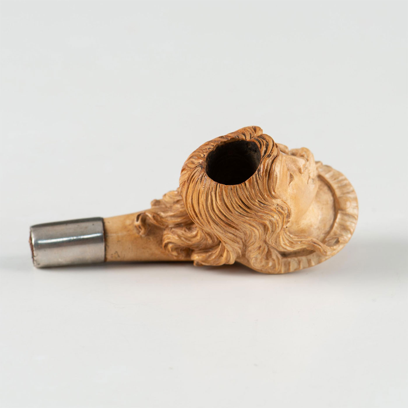 CARVED MEERSCHAUM PIPE BOWL, LADY WITH DOVE - Image 4 of 5