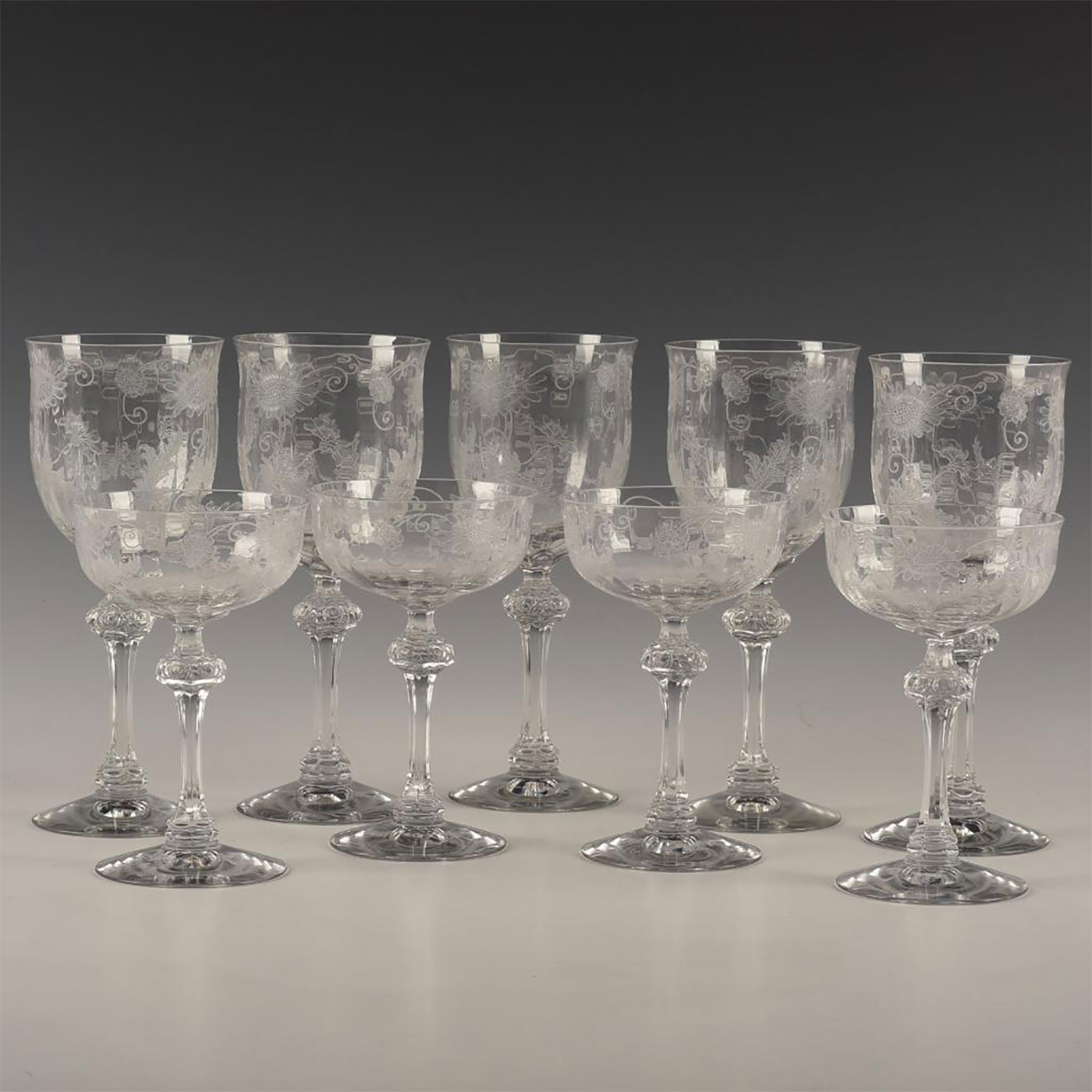 SET OF 5 WINE GLASSES, 4 GOBLETS, AND DUCK AERATOR - Image 5 of 9