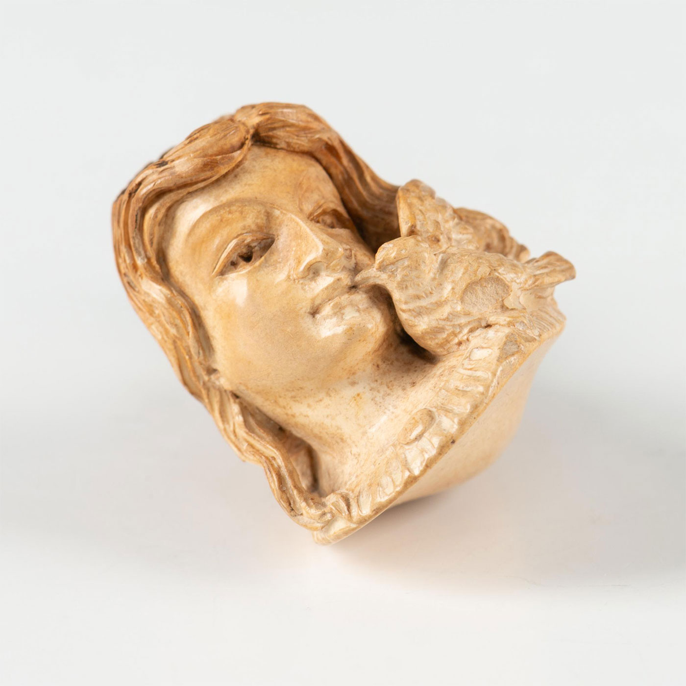CARVED MEERSCHAUM PIPE BOWL, LADY WITH DOVE - Image 2 of 5