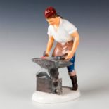 ROYAL DOULTON FIGURE BLACKSMITH OF WILLIAMSBURG HN2240