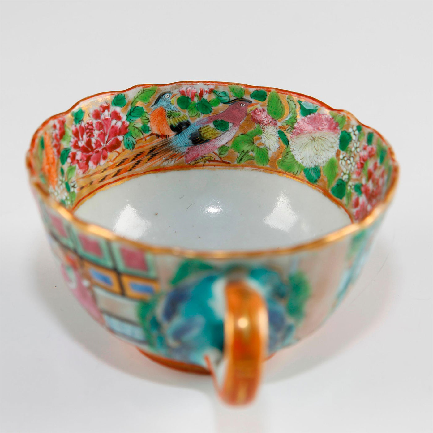 GILT AND COLOR GLAZED SCALLOPED CHINA TEACUP - Image 5 of 6