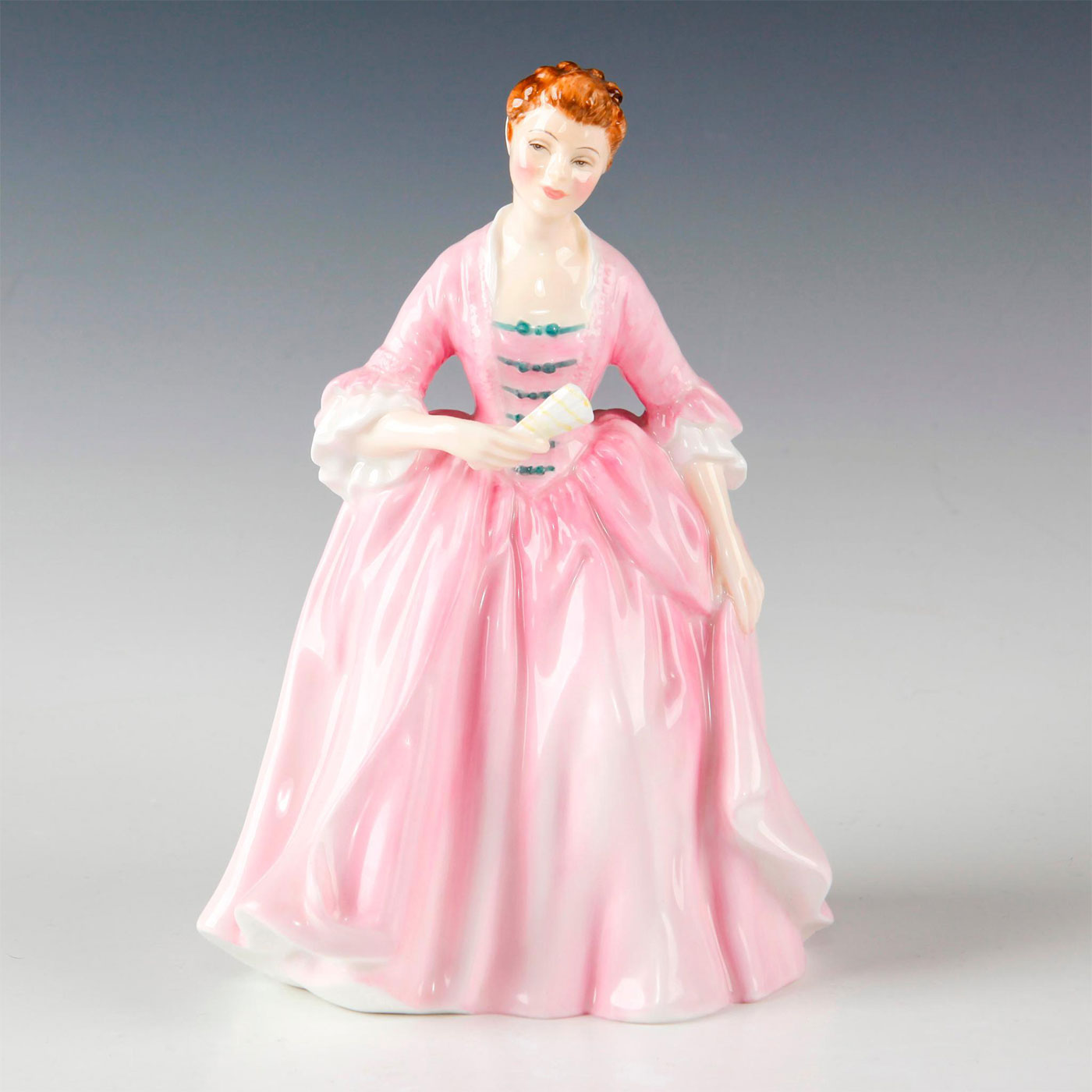 ROYAL DOULTON FIGURINE, HOSTESS OF WILLIAMSBURG HN2209