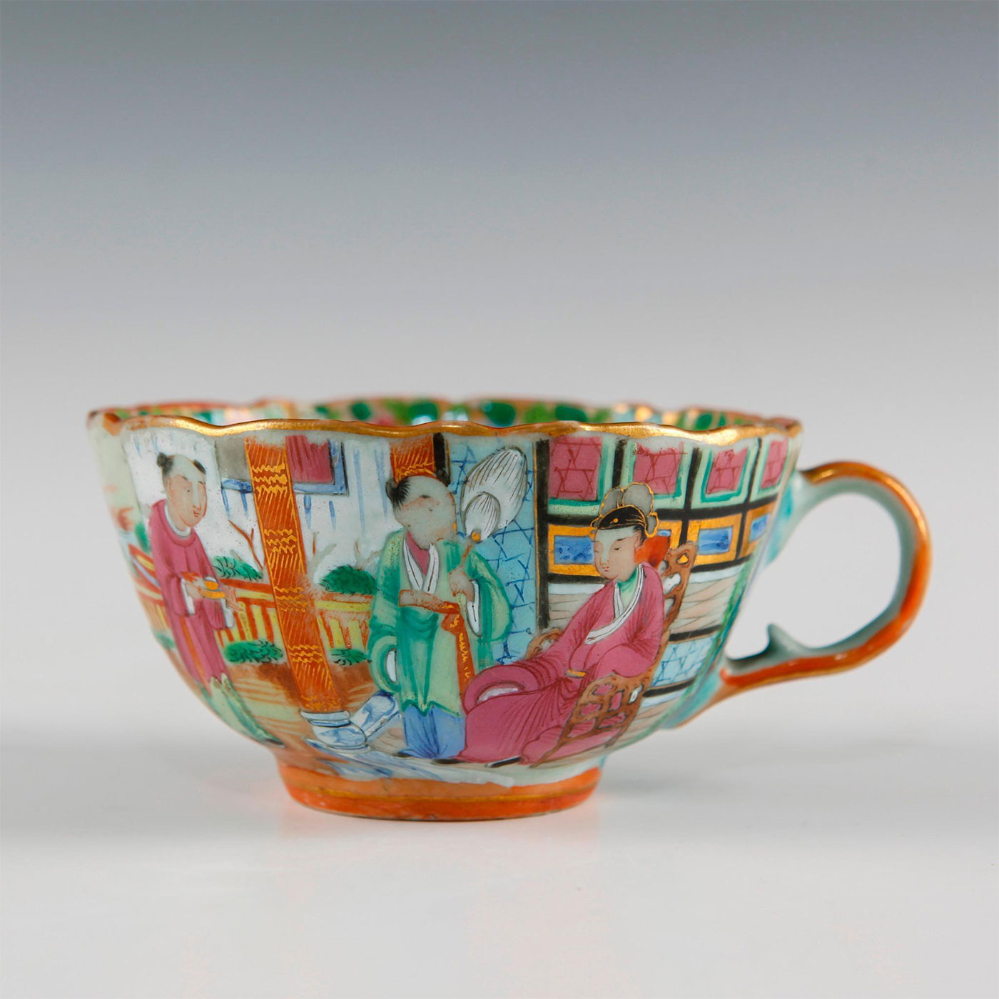 GILT AND COLOR GLAZED SCALLOPED CHINA TEACUP - Image 2 of 6