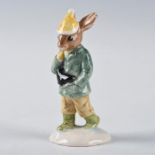 ROYAL DOULTON BUNNYKINS FIGURINE BOY SKATER DB152