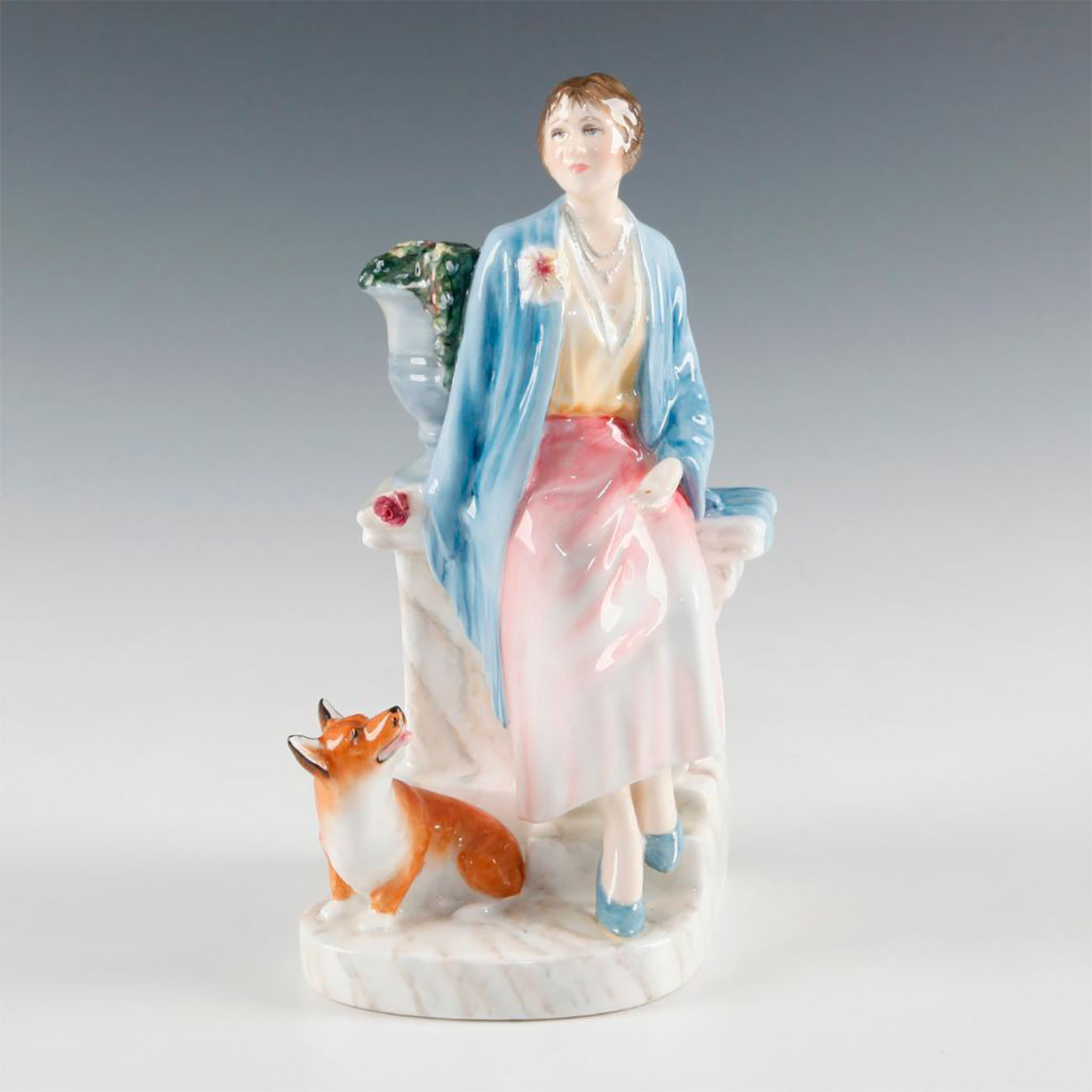 ROYAL DOULTON FIGURINE, QUEEN ELIZABETH HN3230