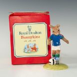 ROYAL DOULTON BUNNYKINS FIGURINE SOCCER PLAYER DB209