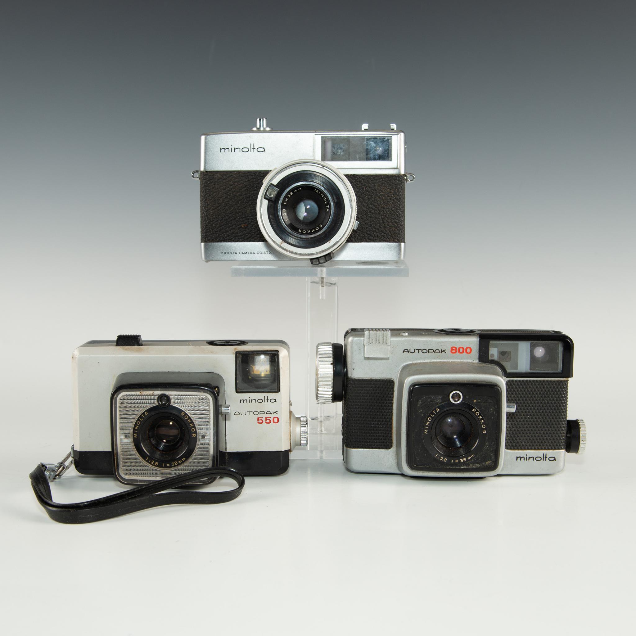 GROUP OF 3 VINTAGE MINOLTA 550, 700, 800 CAMERAS