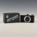 ARGUS 'CANDID' ART DECO STYLED AMERICAN CAMERA WITH BOX