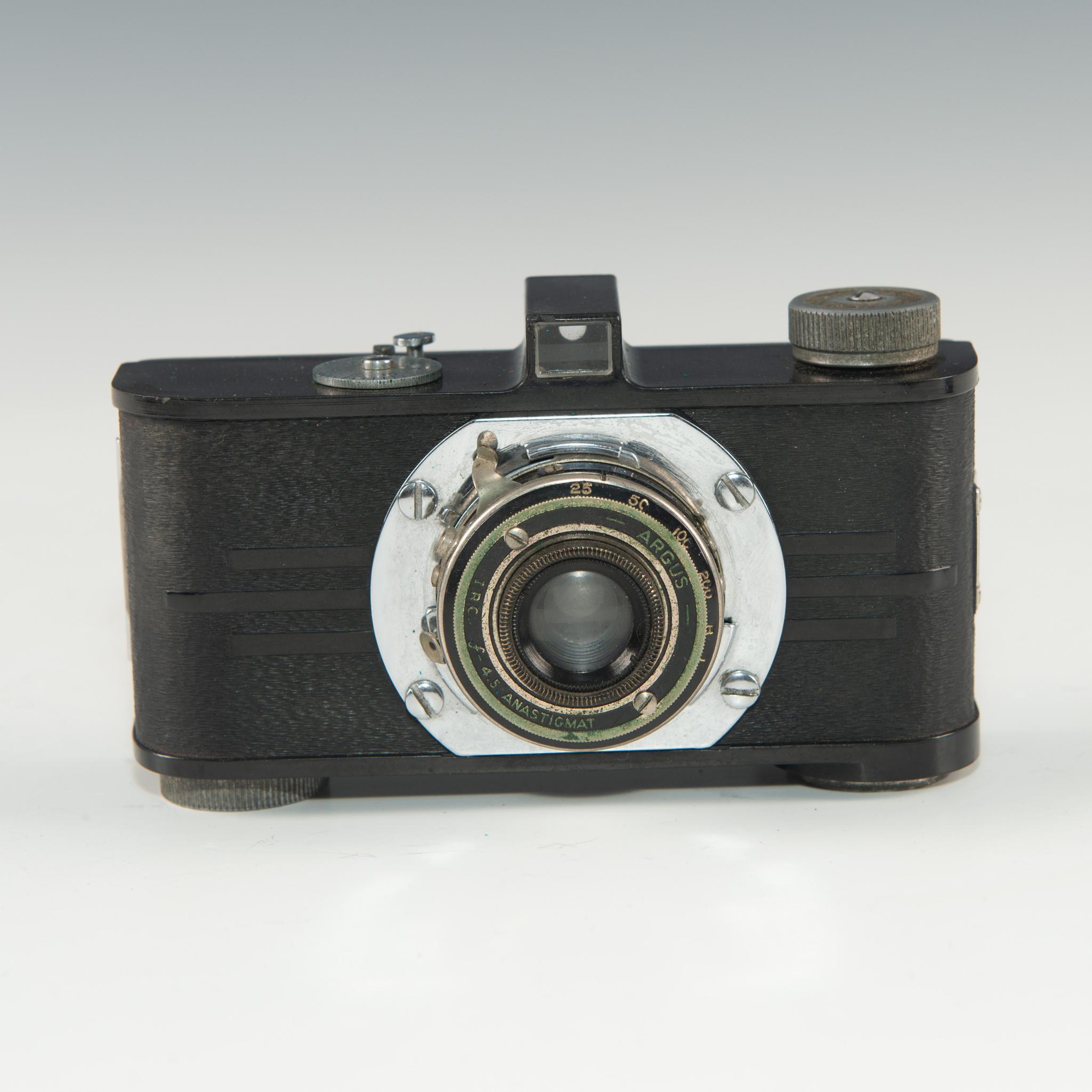 VINTAGE AMERICAN ART DECO 35MM FILM CAMERA TRIO - Image 7 of 13