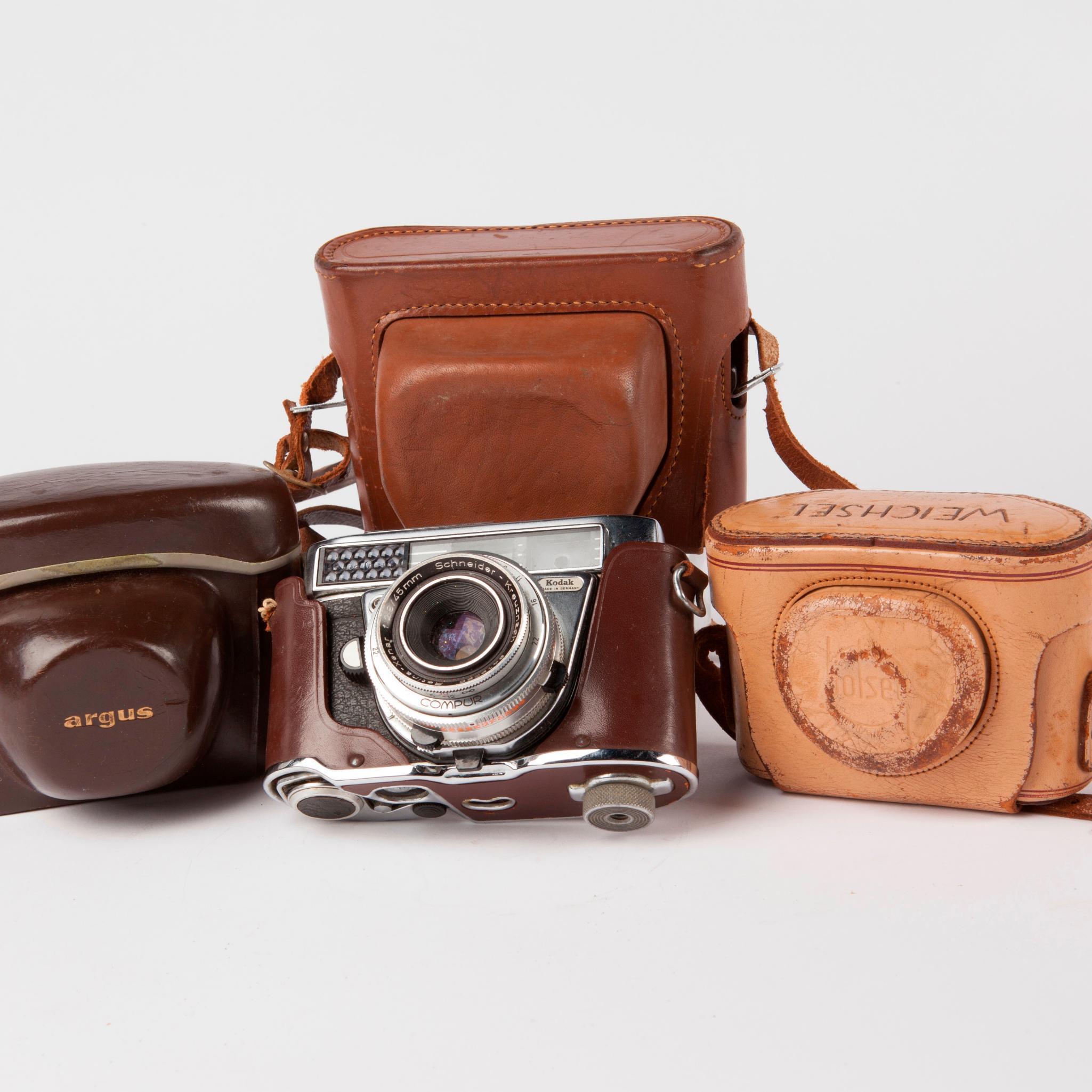 GROUP OF FOUR VINTAGE RETRO RANGEFINDERS - Image 3 of 14