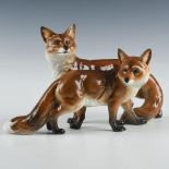 HUTSCHENREUTHER PORCELAIN ANIMAL GROUP, PAIR OF FOXES