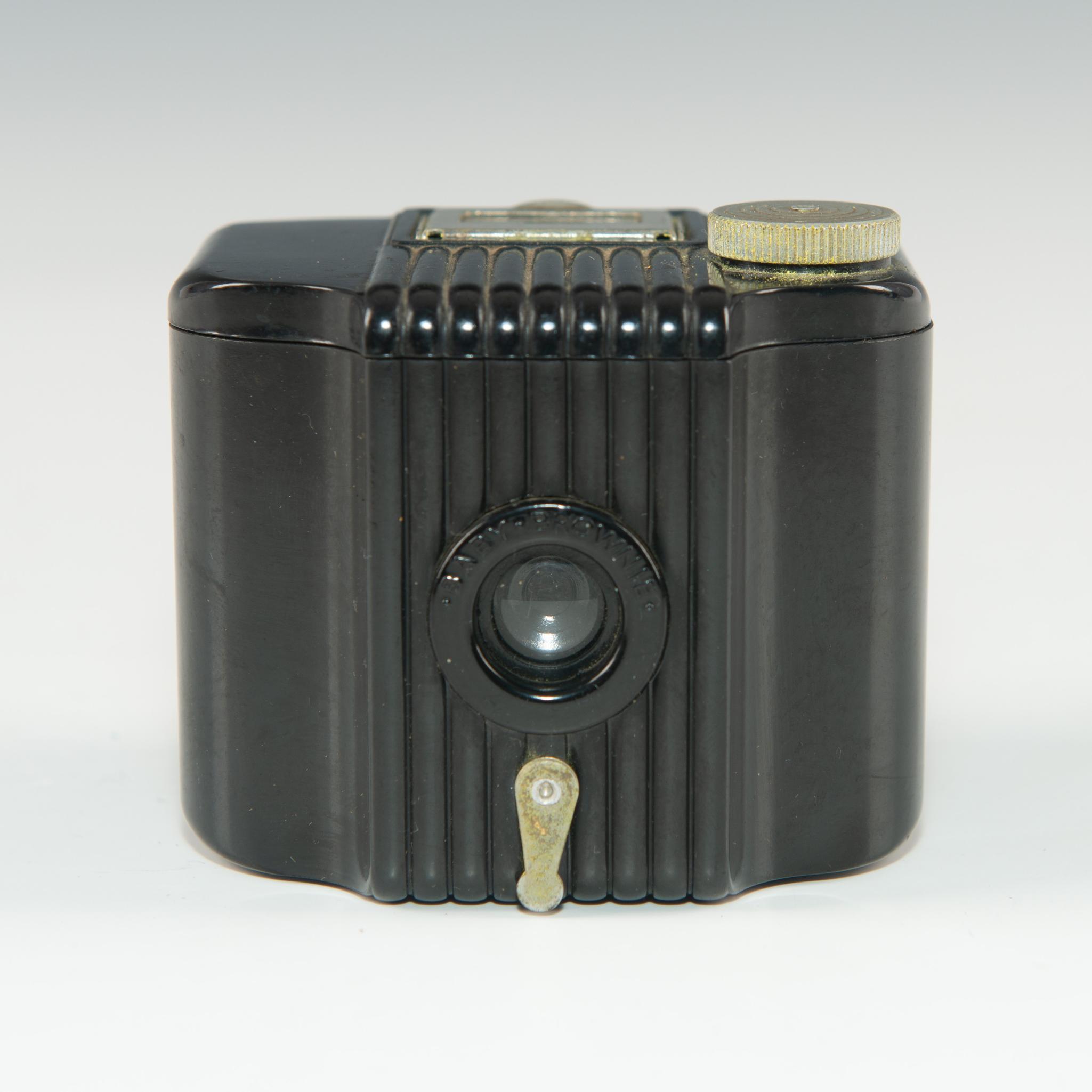 VINTAGE AMERICAN ART DECO 35MM FILM CAMERA TRIO - Image 13 of 13