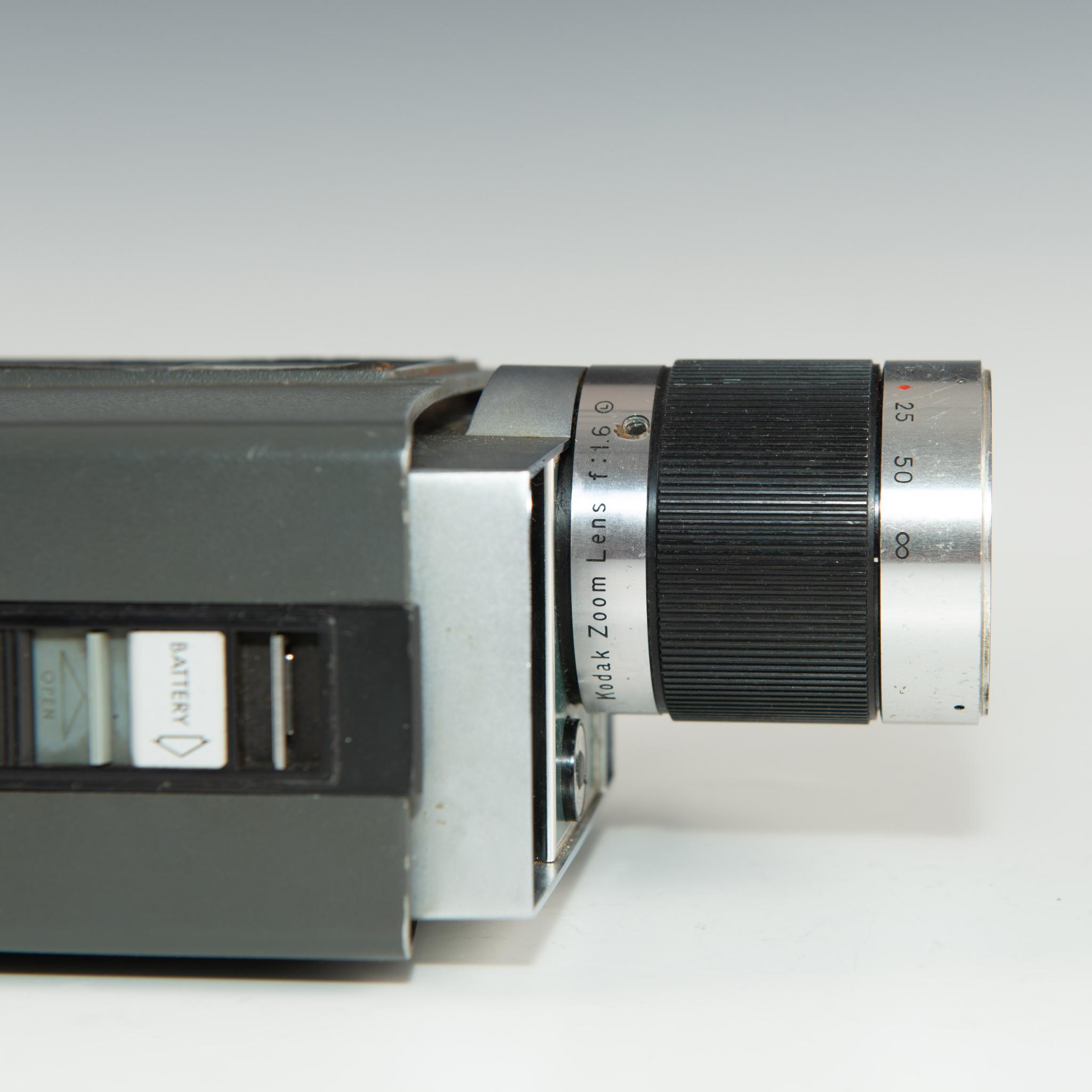 RETRO MID-CENTURY KODAK ELECTRIC 8 ZOOM CAMERA - Image 9 of 9